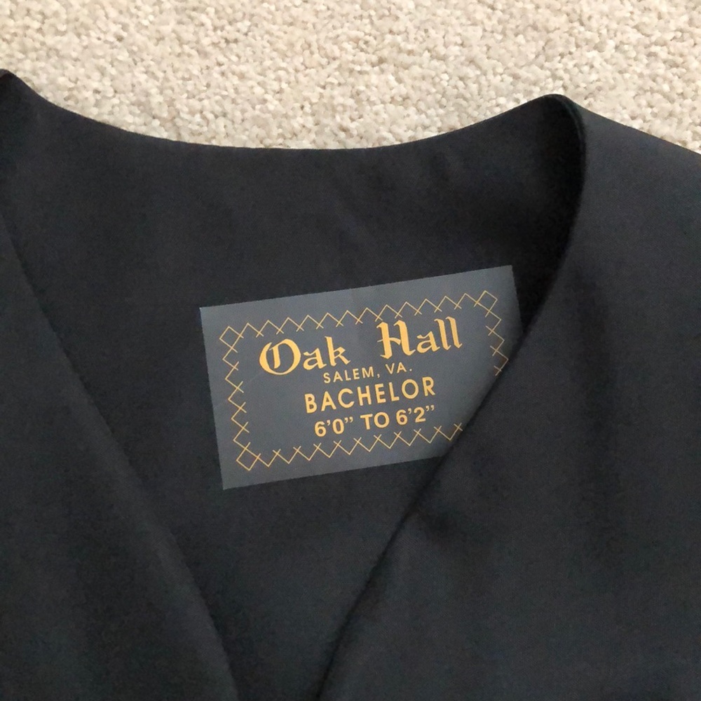 Graduation gown - Picture 2 of 3
